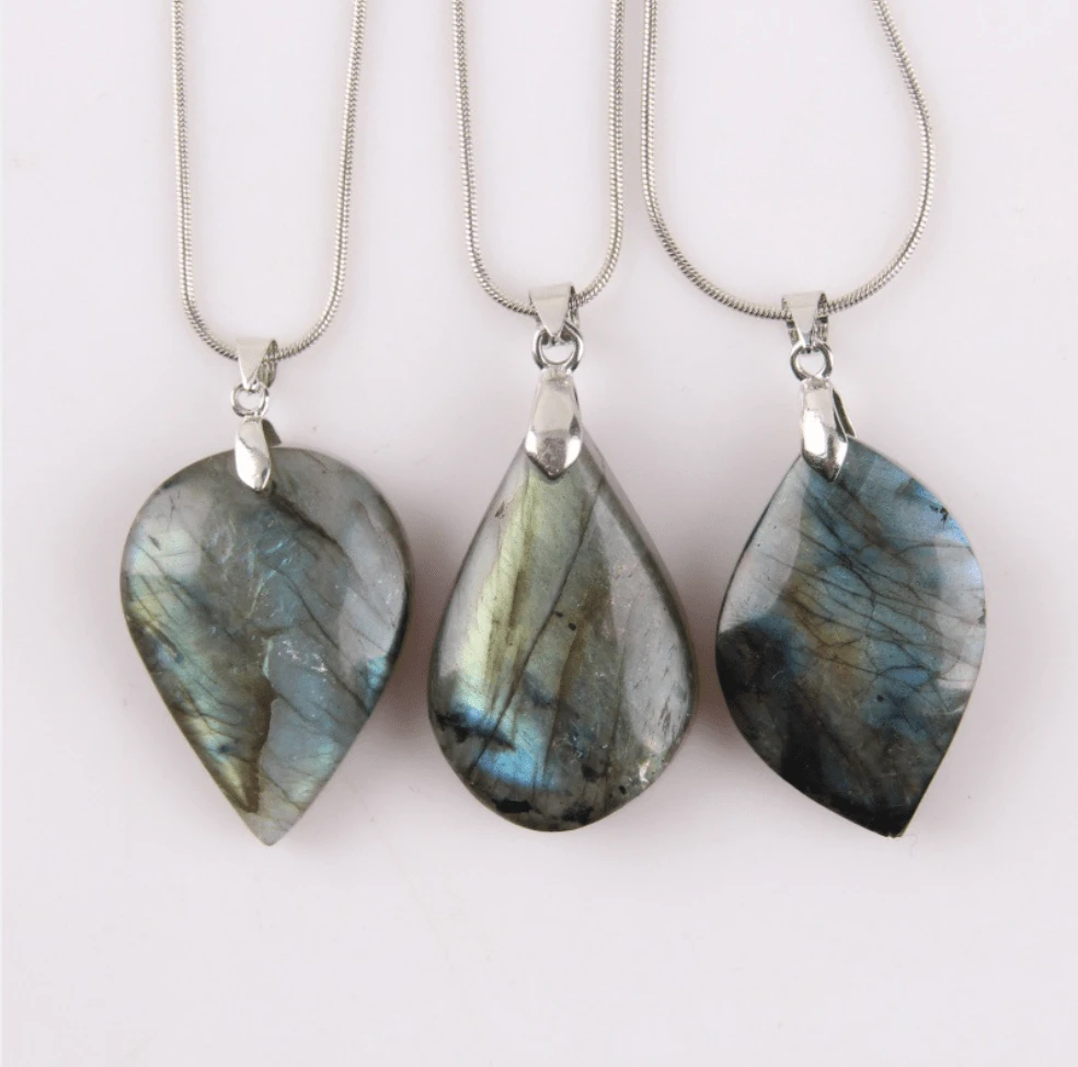 Pendentif Labradorite Sauvage 3 Pendentif Labradorite Sauvage – Image 3