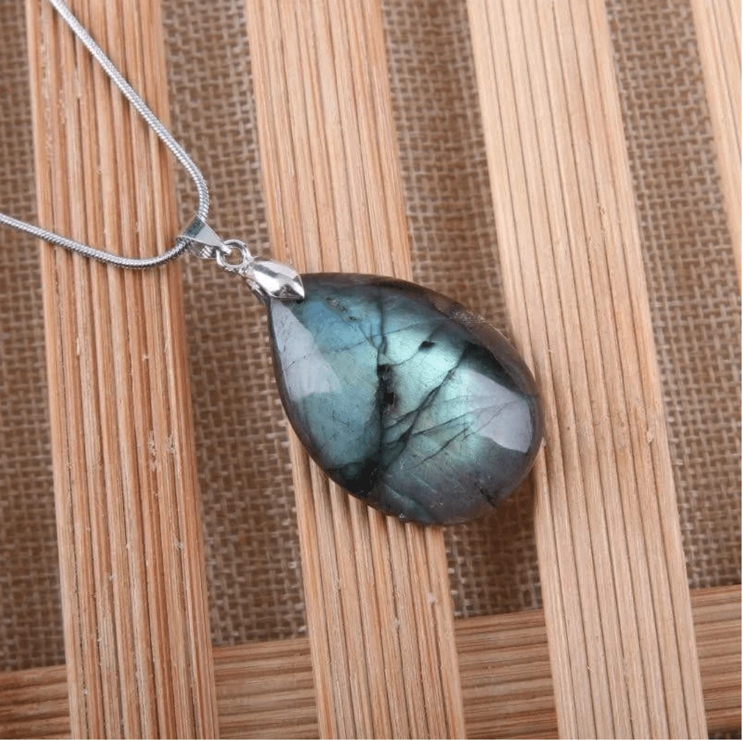 Pendentif Labradorite Sauvage 2 Pendentif Labradorite Sauvage – Image 2